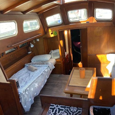 Fantastic Sailing Boat To Sleep In Barcelona Hotel Luaran gambar