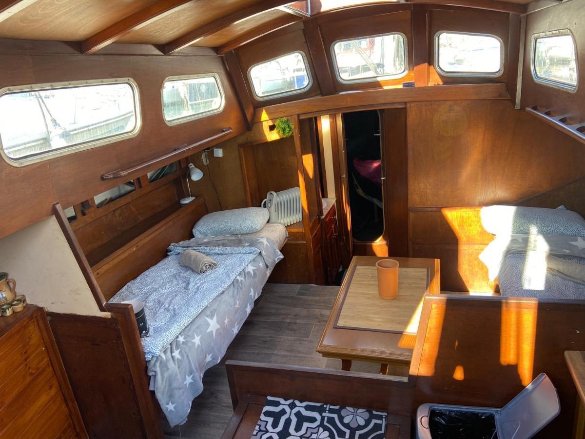 Fantastic Sailing Boat To Sleep In Barcelona Hotel Luaran gambar