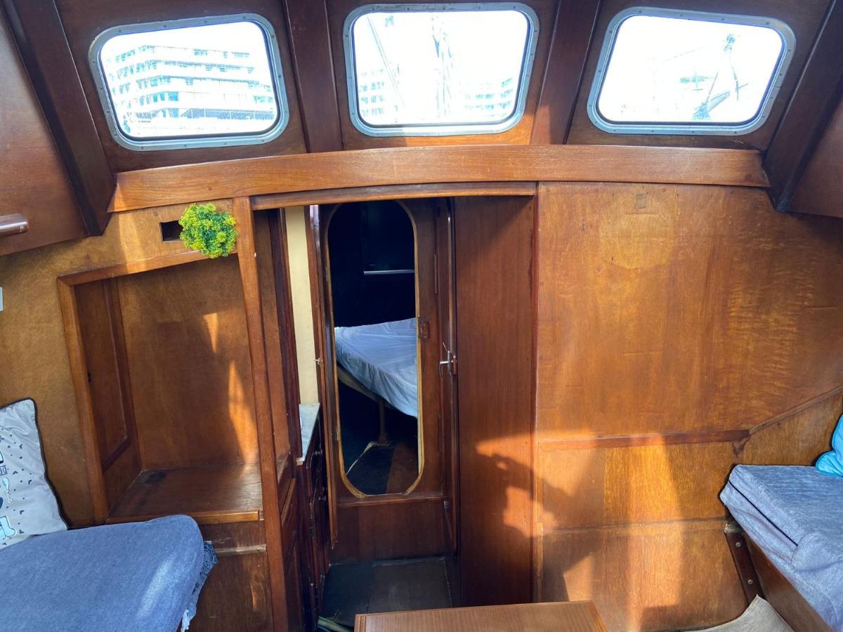 Fantastic Sailing Boat To Sleep In Barcelona Hotel Luaran gambar